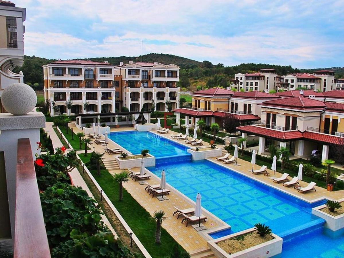 Private Apartment In Green Life Beach Resort โซโซโปล ภายนอก รูปภาพ