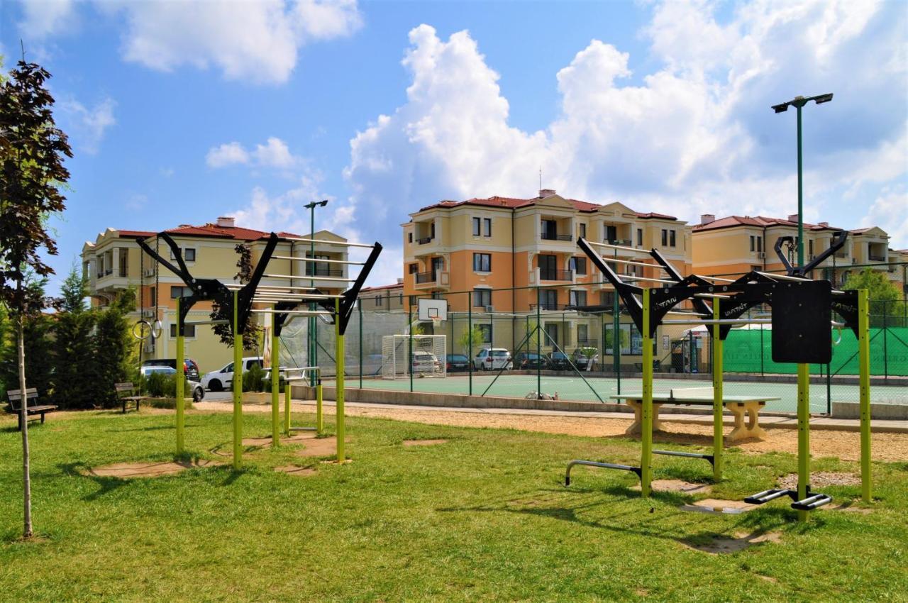 Private Apartment In Green Life Beach Resort โซโซโปล ภายนอก รูปภาพ