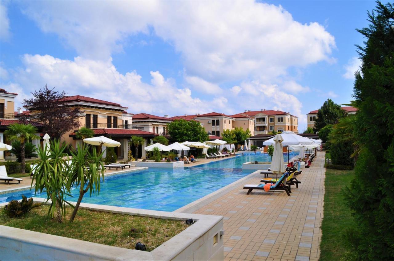 Private Apartment In Green Life Beach Resort โซโซโปล ภายนอก รูปภาพ